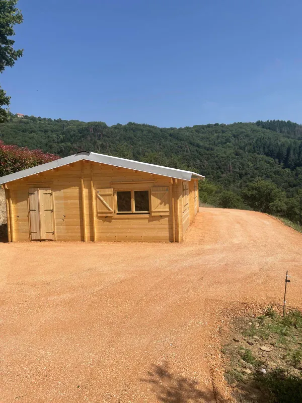 aménagement extérieur autour d'un chalet Aveyron